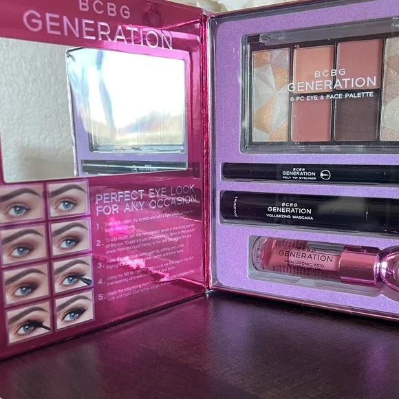 BCBG Generation 6 piece eye and face palette - Picture 3 of 4